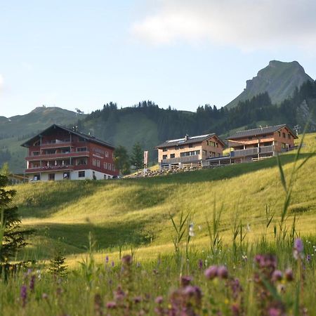 Laendle Hotel Damuels Bagian luar foto