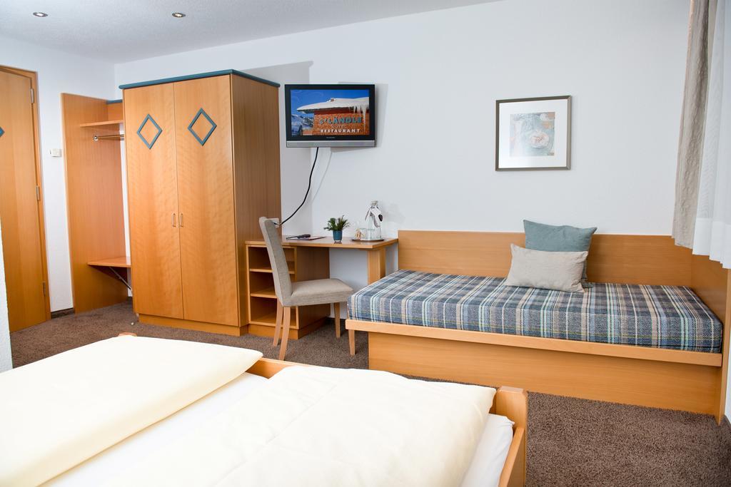 Laendle Hotel Damuels Bagian luar foto