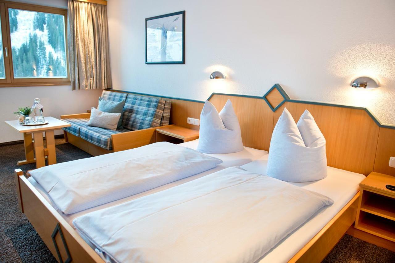 Laendle Hotel Damuels Bagian luar foto