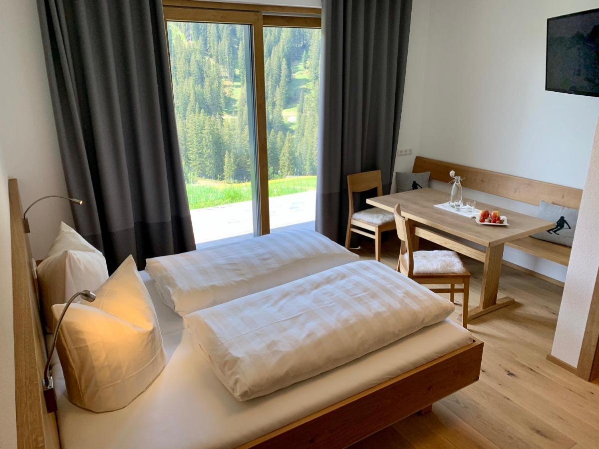 Laendle Hotel Damuels Bagian luar foto